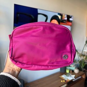 Lululemon Everywhere Belt Bag